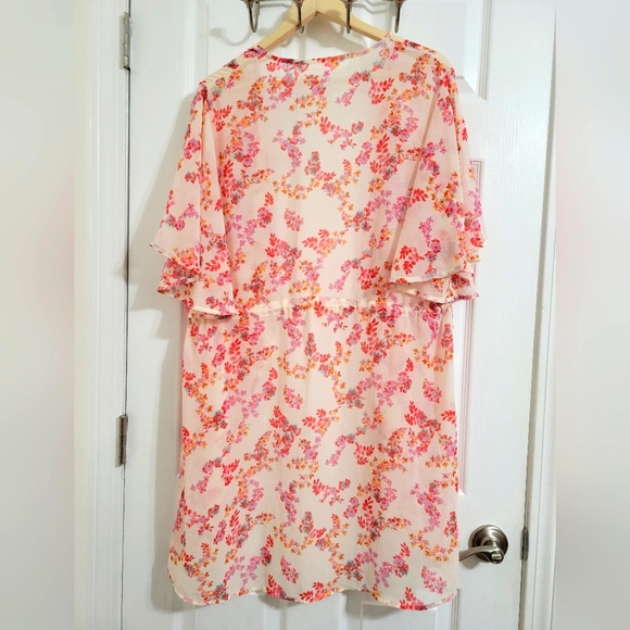 Women's Floral Loose Coverup - Picture 2 of 3